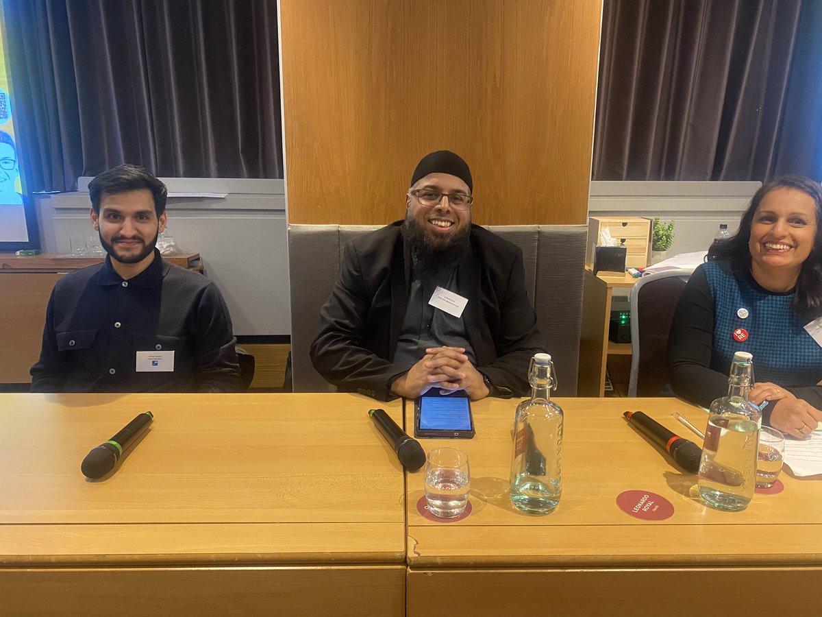 #StrictlyRE fantastic panel discussion on diverse Muslim voices.total respect for each other as they celebrate their unity and diversity. <a href="/MrZHussain/">Ayatollah Zam</a> <a href="/SaimaSaleh_RE/">Saima</a>