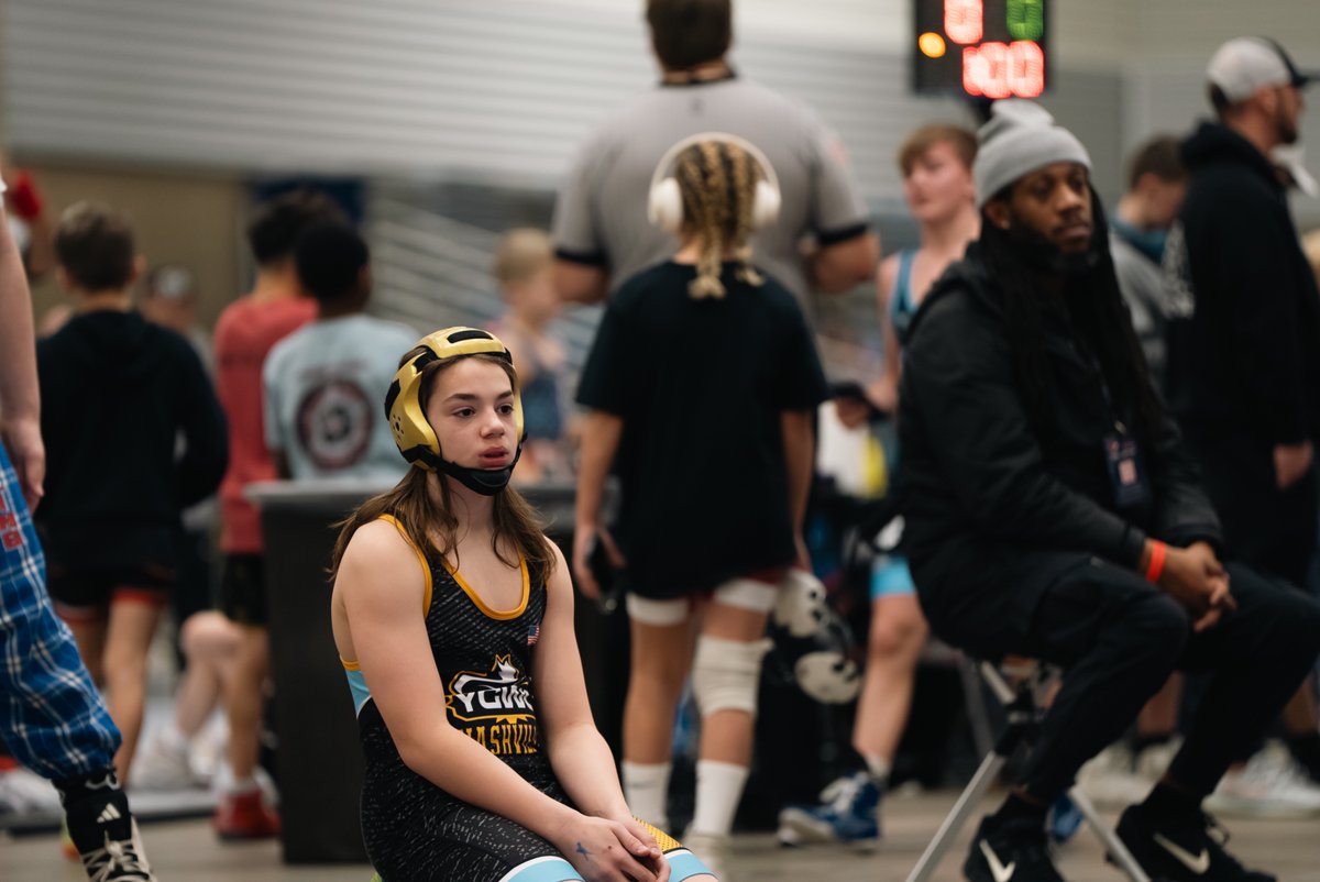 USAWrestling's tweet image. Battle on the mats is heating up! 💪 
📷: Jeremy Eyman, USA Wrestling
#KidsFolkstyleNationals #14U #12U 
#wrestle #wrestling #usawrestling