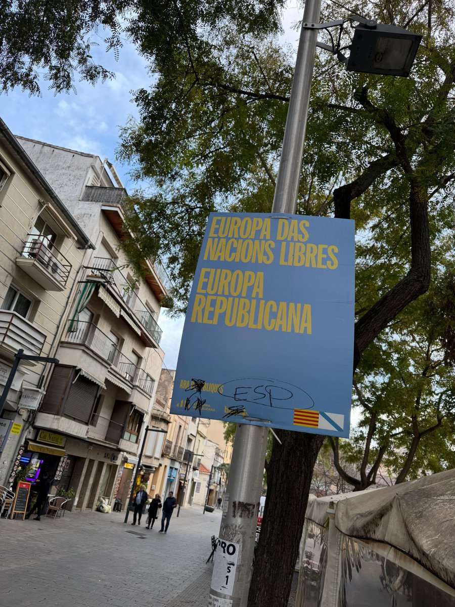 Hola <a href="/esquerrarubi/">ERC Rubí</a> fa 8 mesos de les eleccions europees. Teniu aquest cartell en ple centre de Rubí. El penseu treure algun dia?

#Rubicity