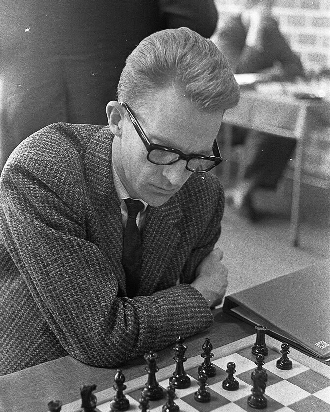 Tata Steel Chess Tournament (@tatasteelchess) on Twitter photo ๐๐ฎ๐ฝ๐ฝ๐ ๐ต๐ฌ๐๐ต ๐๐ถ๐ฟ๐๐ต๐ฑ๐ฎ๐, ๐๐ฟ๐ถ๐ฑ๐ฟ๐ถ๐ธ ร๐น๐ฎ๐ณ๐๐๐ผ๐ป๐
Today, we celebrate the legendary Fridrik รlafsson, former FIDE President and Icelandโs first grandmaster. A two-time Hoogovens Tournament champion (1959 & 1976), his legacy continues to inspire chess fans ๐๐ฎ๐ฝ๐ฝ๐ ๐ต๐ฌ๐๐ต ๐๐ถ๐ฟ๐๐ต๐ฑ๐ฎ๐, ๐๐ฟ๐ถ๐ฑ๐ฟ๐ถ๐ธ ร๐น๐ฎ๐ณ๐๐๐ผ๐ป๐
Today, we celebrate the legendary Fridrik รlafsson, former FIDE President and Icelandโs first grandmaster. A two-time Hoogovens Tournament champion (1959 & 1976), his legacy continues to inspire chess fans