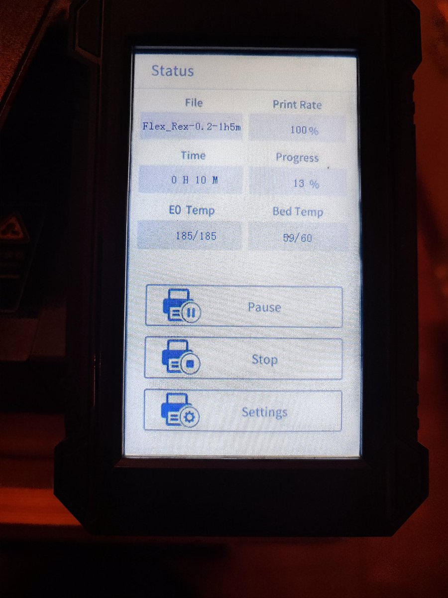 flummi1970's tweet image. #Flummikuzius der #Techniker

Seit Wochen mal wieder den #3DDrucker aktiviert.
Ich muss mich endlich mal mehr damit beschäftigen.
Der macht gerade einen Testdruck, einen flexiblen Dino 😉