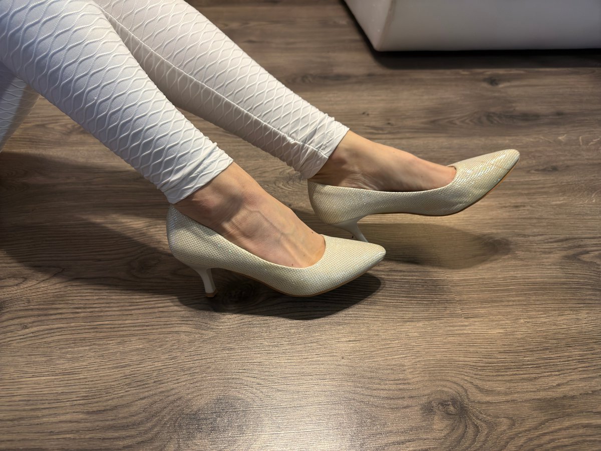 tortureprinces's tweet photo. My sexy body and heels https://t.co/KO64zXVyE8