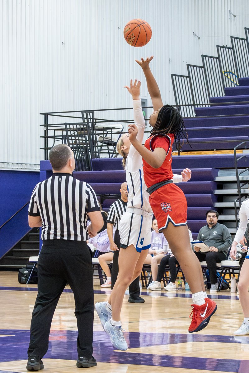 🏀🏀🏀 Halftime Update: 20 Olathe North 10 Carthage #BHMT2025