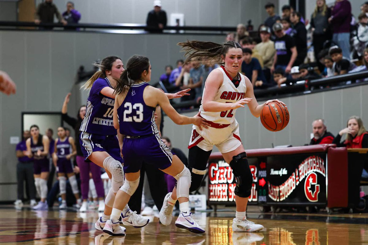 PressPassSports's tweet photo. Texas Panhandle girls 🏀 district recap from Friday as well as a look at the top performers and all final scores #txhshoops .. 
🔗 https://t.co/ZOTBNO3HoX https://t.co/8u5NkUH7C0