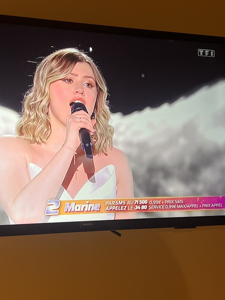 CordierAlice2's tweet photo. Votez Marine.

2 au 71500.
Ne serait ce pour tout le racisme anti-blanc qu’elle se prend depuis une semaine.

#StarAcademy https://t.co/7aNh6Q2Ux3
