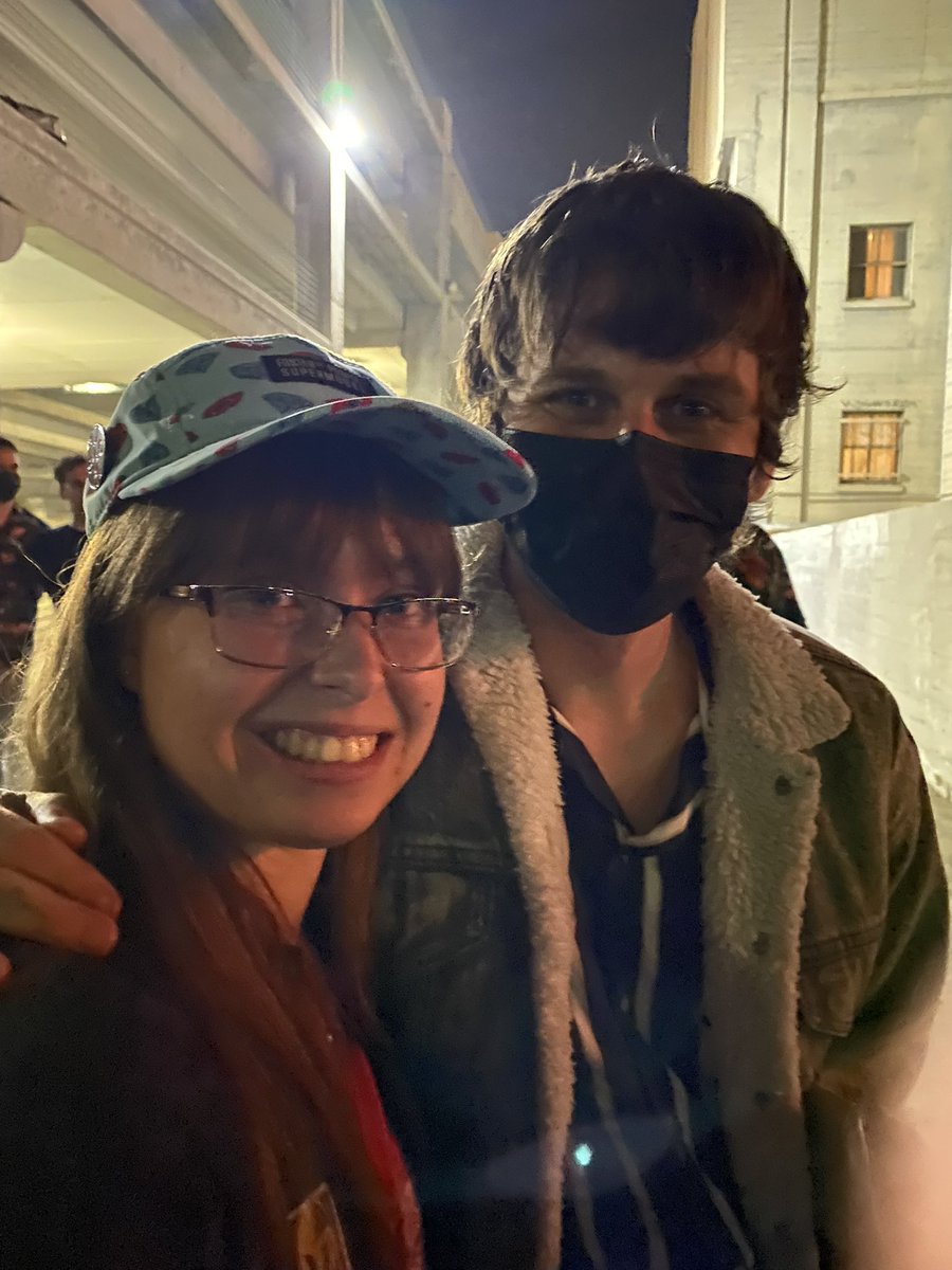 Fosterfan777's tweet photo. @fosterthepeople @paramountheatre I’m counting the days until my 4 show adventure! I missed you guys so much and I can’t wait to sing with you in CA/AZ/NV! 💎 https://t.co/Y2frajwBWl