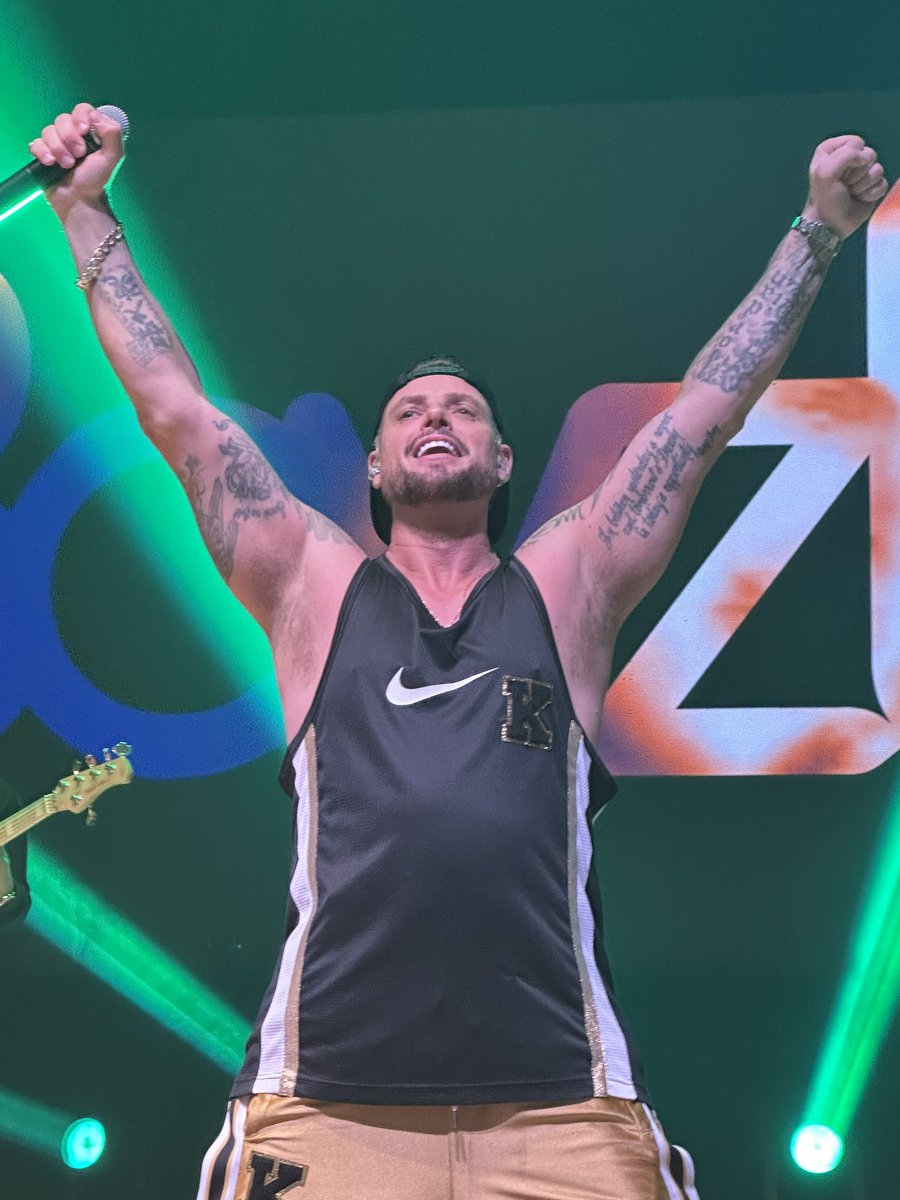 Nik Nu Nu tweet media