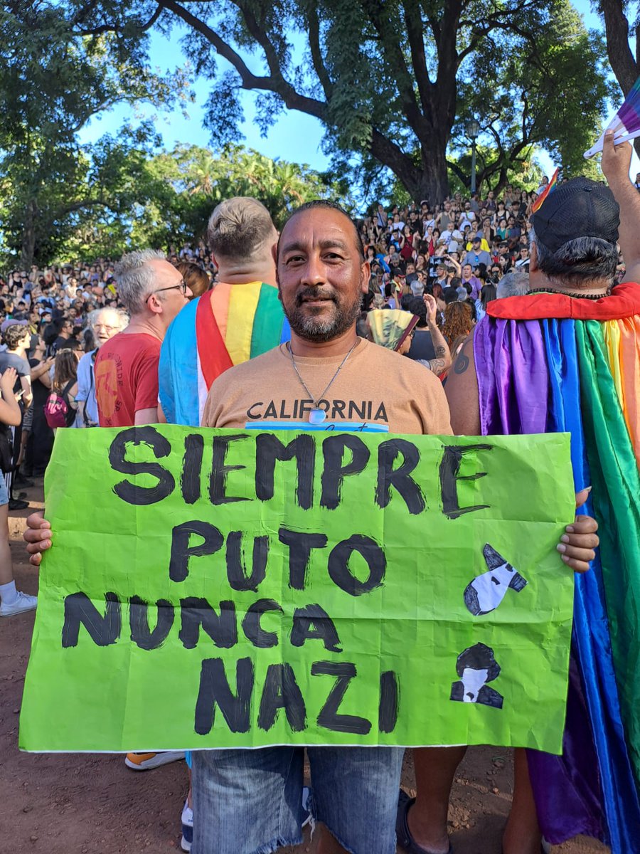 gargantapodero's tweet photo. La asamblea antifascista en Parque Lezama es la instancia de algo más grande. La prevención y medicamentos para las ETS, la ESI, la figura penal del femicidio, el aborto legal seguro y gratuito, el cupo laboral travesti-trans son algunos de los derechos atacados. ¡No pasarán!🏳️‍🌈 https://t.co/Xc6zTLnVAN