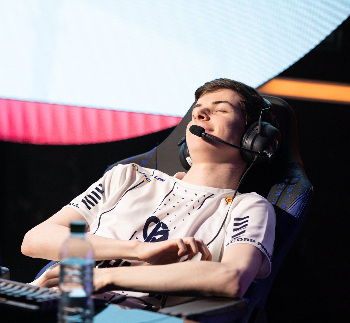 Le train est si paisible 

Monstrueux mon frère Targou