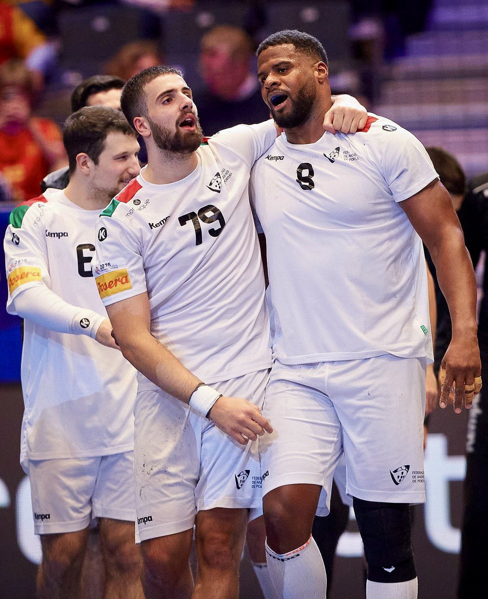 stregspiller's tweet photo. Any wishful thinking of @NORhandball to reach the quarterfinal at the 2025 @ihfhandball World championship vanished, when @CBHb1 defeated @hlandslaget #SWEBRA 24:27
In the first match of Group 3 on Friday, @AndebolPortugal took matters in their own hands and secured a quarterfinal berth for the very first time in handball history. #ESPPOR 29:35
#handball #inspiredbyhandball