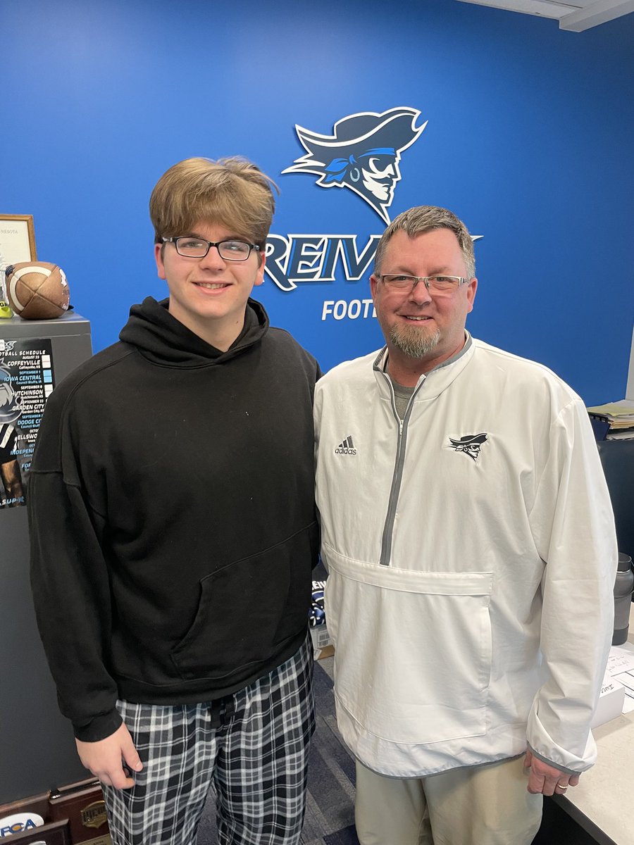 derek_ellens4's tweet photo. After a great visit I have committed to Iowa Western! Go Reivers!
@CoachStrohmeier @Coach_KD75 @CoachSpeer15 https://t.co/dd7ISKvV0S