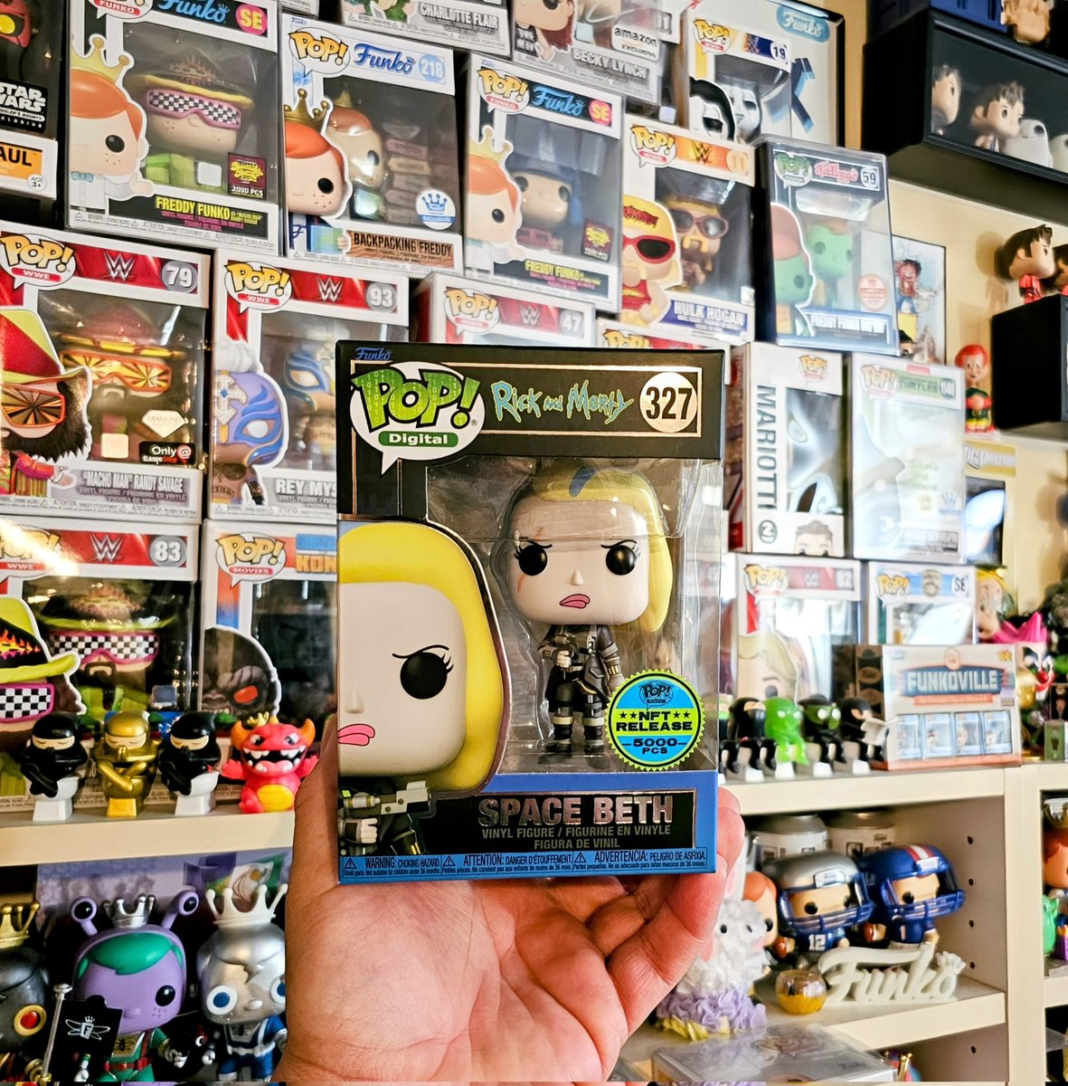 The4thCurator's tweet photo. I love this version of Beth! @Dropppio @funko #spacebeth #bethsanchez #dropp #FunkoNFT #FunkoCommunity #FunkoFunatic #FunkoCollector #FreddyFunko #rulethenerddom #rickandmorty https://t.co/eZOUWdbIjk