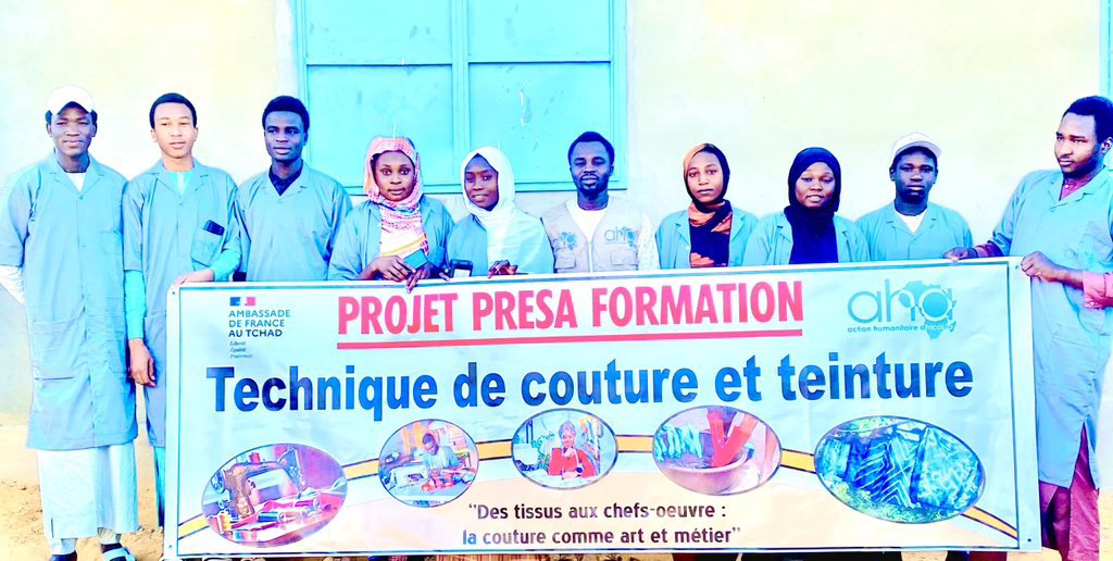 ong_aha's tweet photo. 🎨✂️ Former pour transformer !
Dans le cadre du Projet #PRECOTE, l'ONG AHA forme des jeunes en couture et teinture, alliant savoir-faire et créativité. Une initiative pour l'autonomisation et le développement durable à #Adré, ville #tchad-ienne frontalière avec le #Soudan👗 https://t.co/qcyIp1nRtF