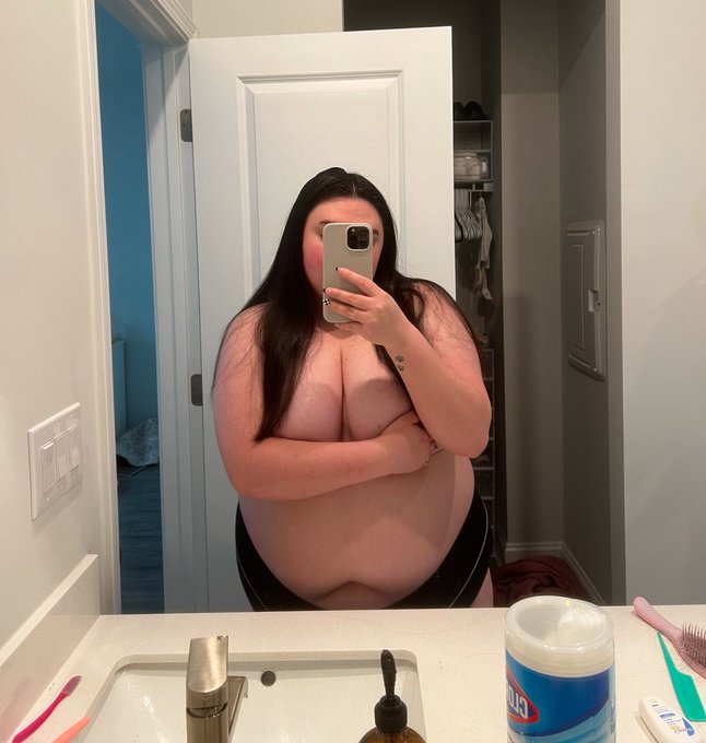Joe56120570's tweet photo. I’d have a turn with her. Who else is giving her a good time?

Dm your confession now!!

#dirty #confessions #BBW #slut #nsfw #cuckold #hotwife #stagvixen https://t.co/YATH7DLZ3D