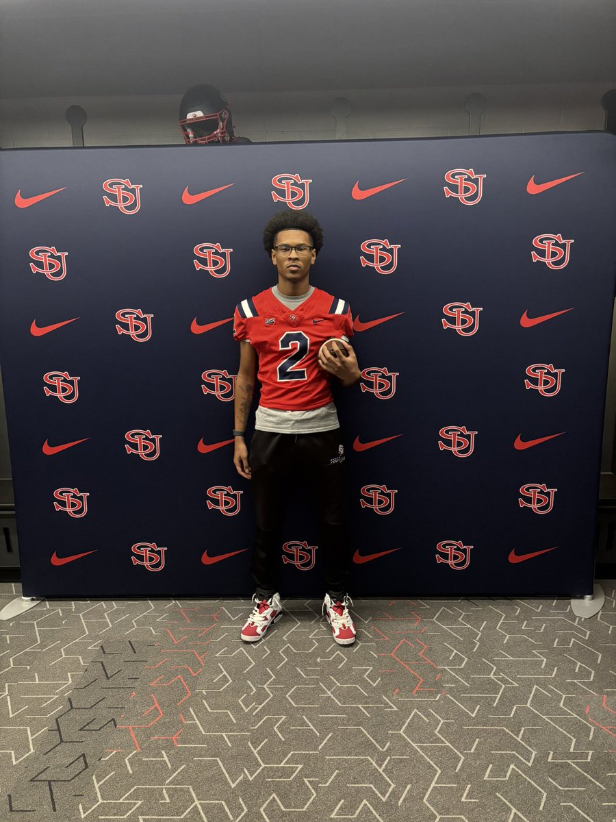 nasirblount2's tweet image. Thank you @pjleeol and the rest of the Shippensburg coaching staff for inviting me up to visit. I really appreciate it and had a great time.

@CoachWalters81 @CoachMACshipU @KIJUANWARE @MCBDCLB