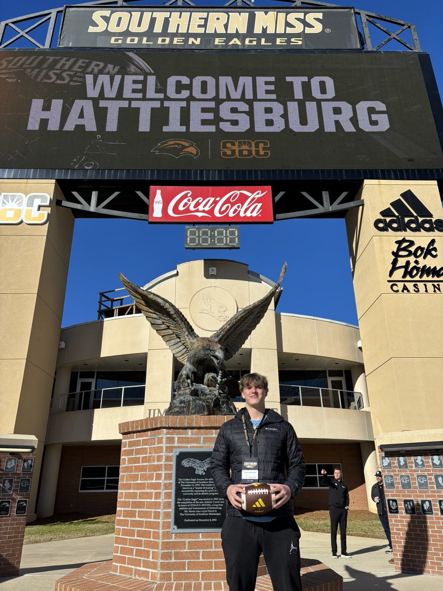 Colin_kap4's tweet photo. After a great visit I’m blessed to say I have been given an opportunity to play at Southern Miss!!!! @CoachCKap @CoachJoeBolden @RyanLolley2 @carsenkapMSU @TurnerBernard1 @chrisroberson44 https://t.co/MNWS8wbNVX