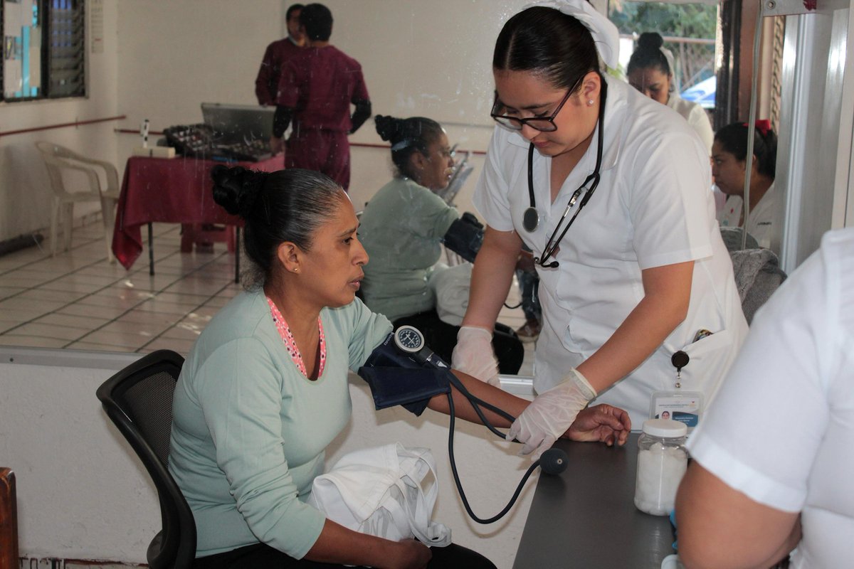 Hoy llevamos a cabo una jornada más de salud en la colonia Ciudad Chapultepec. 

Mi objetivo que es quien más lo necesite reciba atención médica de calidad y se le de seguimiento a cada caso. Por eso, quiero saber ¿a qué localidades les gustaria que fuéramos? 👀🙌🏻