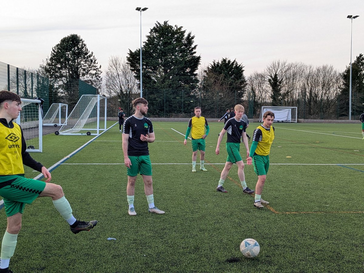 <a href="/ElnenyFC/">Elneny Football Club</a> 3-3 <a href="/LGFC_Res/">Leverstock Green F.C. Reserves</a>  <a href="/hscfl/">HSCL</a> A very open and entertaining game that could have ended 7-4 if they had taken all of their chances #UptheTrees