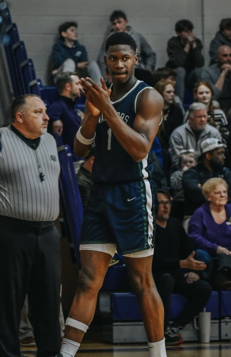 THINGS I CAN CONTROL:
Work Ethic. Attitude. Effort. Being Coachable. Being A Good Teammate. 

‘24-25 
NON-CONF. AVG.
26.7 PPG
11.5 RPG
2.7 APG

5A CENTRAL CONF. AVG
29.5 PPG
8.8 RPG
2.3 APG
1.4 SPG

Career Pts
1290 + 347 + 207 = 1, 844 PTS

📸 Lift Off Media &amp; KapturedByKisinger