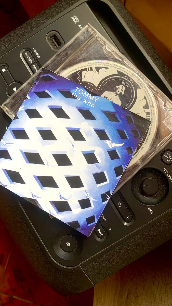 erickdlacruz's tweet photo. Un poco de Tommy para este sábado 🎸
#TheWho #Tommy 
@TheWho @WhoLatinamerica https://t.co/ZX1u5ITkpC