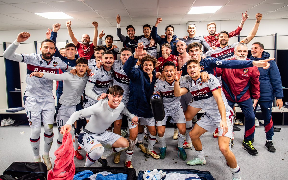 Iborra_Vicente's tweet photo. Victoria de equipo 🍍💪🏻

Seguimos a lo nuestro. 

Muy contento por el equipo, la victoria y poder sumar minutos. 

Gracias a nuestra afición desplazada por vuestro apoyo, y a los que lo hacéis desde la distancia. 

💙🐸❤️ https://t.co/m9iFDSfl27