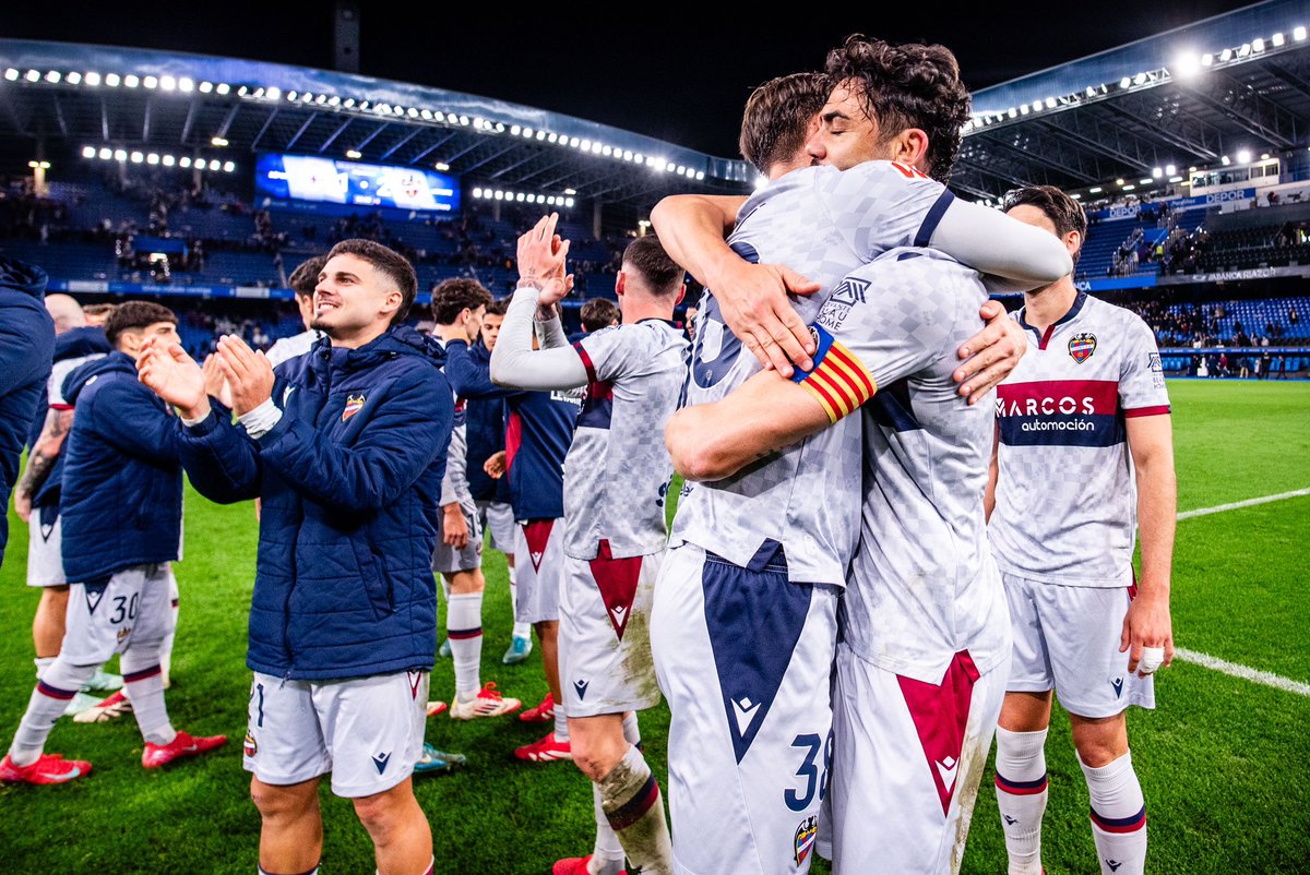 Iborra_Vicente's tweet photo. Victoria de equipo 🍍💪🏻

Seguimos a lo nuestro. 

Muy contento por el equipo, la victoria y poder sumar minutos. 

Gracias a nuestra afición desplazada por vuestro apoyo, y a los que lo hacéis desde la distancia. 

💙🐸❤️ https://t.co/m9iFDSfl27