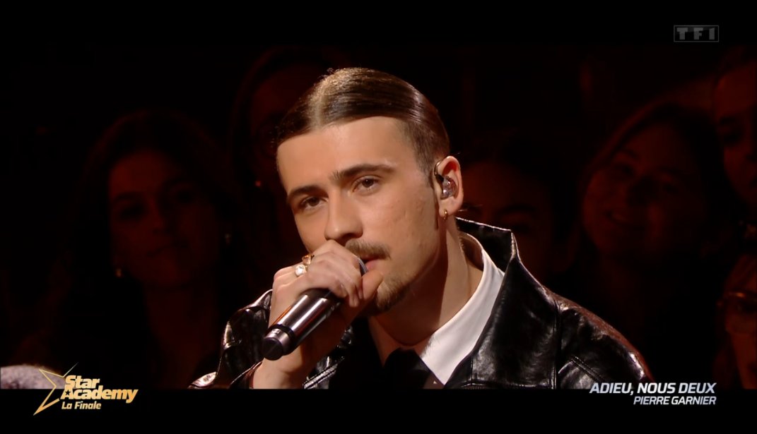 NewsTVReal's tweet photo. Pierre, l'exemple du talent, et de la bienveillance, rappelez-vous de l'ambiance lors de sa finale, et celle de ce soir. Deux mondes différents. #StarAcademy #StarAcademyLeLive https://t.co/ipjtZGubLo