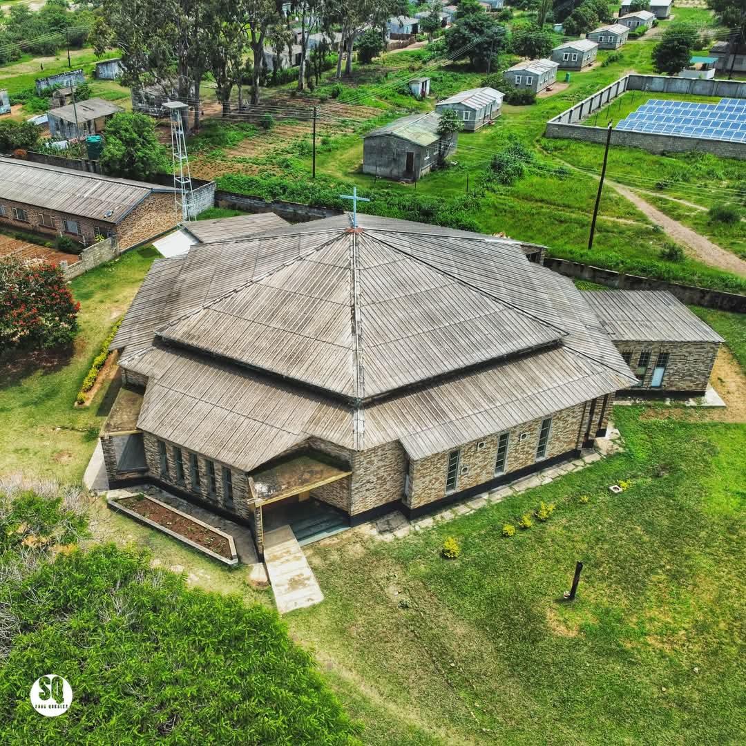 BangweuluTv's tweet photo. St. John Catholic Church, Samfya 
⛪ AD1972

 #StJohnsChurch  #CatholicChurch #Samfya https://t.co/qKWxzfD5Yk