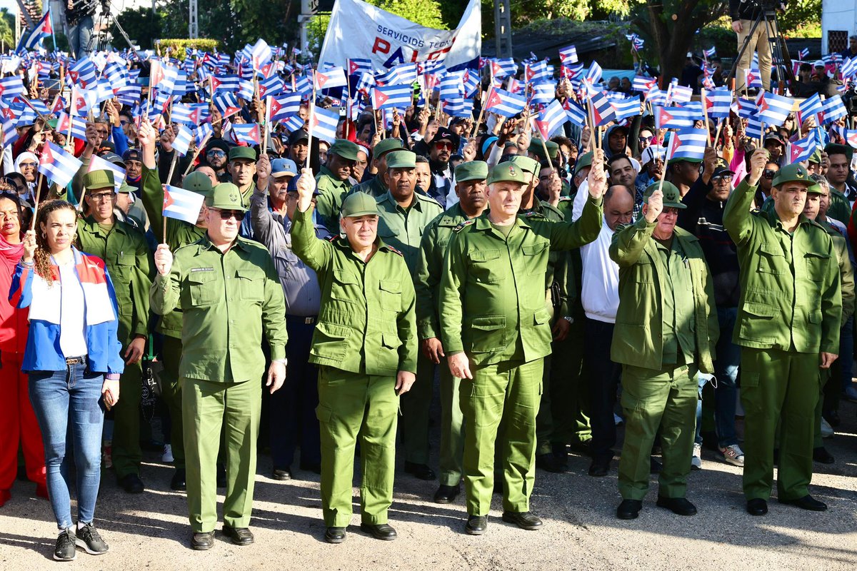 BrunoRguezP's tweet photo. Como conclusión del Ejercicio Estratégico #Bastión2024, tuvo lugar en #Cuba el Día Nacional de la Defensa.

Su celebración forma parte de la preparación del país para materializar la doctrina de la Guerra de Todo el Pueblo, ante cualquier amenaza o agresión externa. https://t.co/oXjk4cffgD