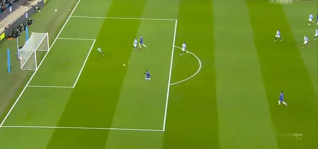 Trsfooty's tweet photo. 📸 - Huge chances for both sides as Foden strikes the outside of the post while Sancho's shot is blocked! Chelsea could have been 2-0 up!

#MCICHE | #EPL | #MCFC | #CFC https://t.co/gkCBC2zFra