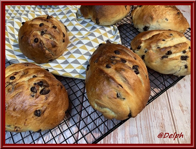 b_djm's tweet photo. C'est gourmand à souhait : Pains au lait aux pépites de chocolat
Bonne soirée
La recette
https://t.co/9uuIIxwNl0 https://t.co/m3N1OKCLGx