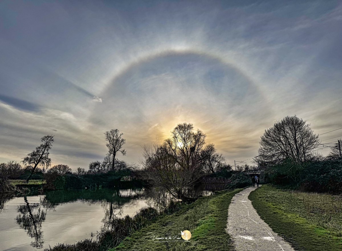 A wonderful ”Sunbow” over Ely Country Park this afternoon 😍
Who saw this? 
Absolutely amazing 💫🌈💫
River Great Ouse in Ely, Cambridgeshire 
#Sunbow #Sunset #Weather
<a href="/ChrisPage90/">Chris Page - Weatherman</a> <a href="/WeatherAisling/">Aisling Creevey</a> <a href="/metoffice/">Met Office</a> <a href="/SpottedInEly/">Spotted In Ely</a>