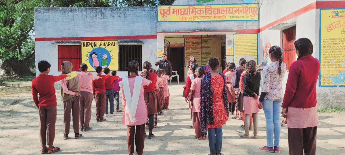 #राष्ट्रीयमतदातादिवस पर शपथ लेते हुए समस्त छात्र एवं शिक्षक ज़न, पूर्व माध्यमिक विद्यालय गणेशपुर,ब्लॉक व जिला मैनपुरी <a href="/basicshiksha_up/">Department Of Basic Education Uttar Pradesh</a> <a href="/Ashwaniuppss1/">Ashwani Chaturvedi</a> <a href="/iDeepakPrakash/">Deepak Prakash</a> <a href="/shikshansamvad/">मिशन शिक्षण संवाद @shikshansamvad</a> <a href="/bsa_mainpuri/">Bsa Mainpuri</a> <a href="/drjeetenderpau/">Dr Jeetender Kumar Hansa</a> <a href="/ManoharSiyol3/">Manohar Choudhary 🇮🇳 🖌️</a> <a href="/BEO_MAINPURI/">BEO_MAINPURI_ANUPAM_SHUKLA</a> <a href="/i_tweetu/">Adv. Lalita Pradeep</a> <a href="/officer_block/">Dr Savita</a> <a href="/EduMinOfIndia/">Ministry of Education</a>