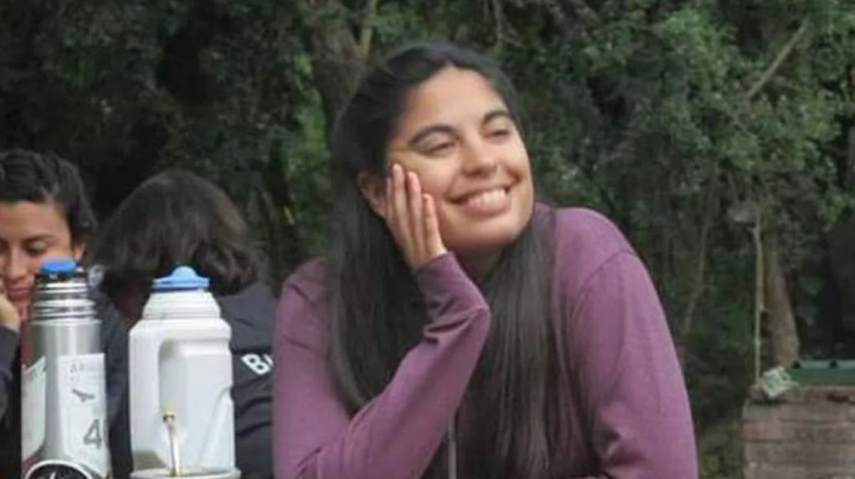 ¿"El femicidio no existe"? Decíselo a Micaela García, secuestrada, atacada y asesinada por un tipo que debería haber estado preso en ese momento pero que el juez Carlos Rossi había liberado por buena conducta. Hoy el magistrado sigue "impartiendo justicia"
#DecíseloAElla