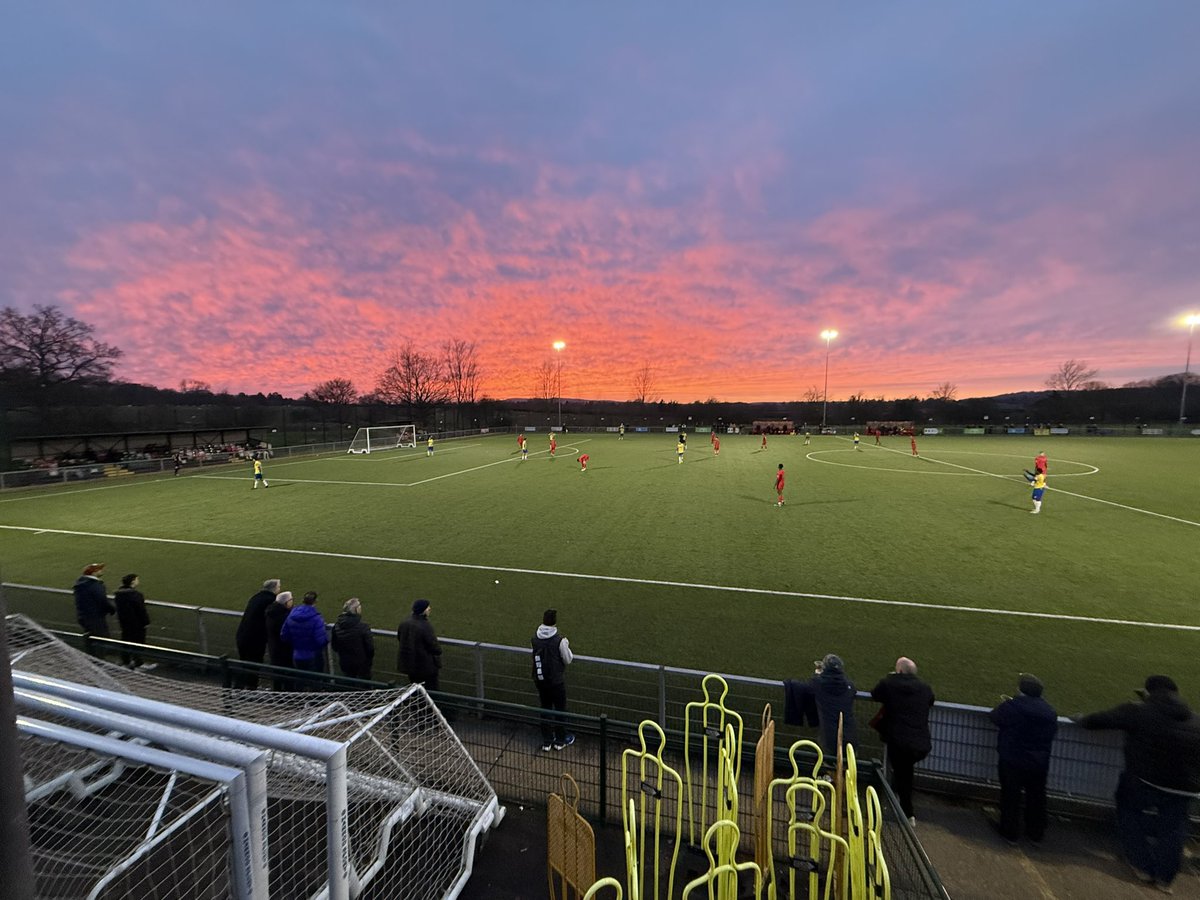 Great contest with an equally great setting to match

Thank you for listening, till the next one ⚽️📻🎙️

<a href="/South_ParkFC/">South Park Reigate FC</a> <a href="/KingstonianFC/">Kingstonian FC</a> <a href="/IsthmianLeague/">The Pitching In Isthmian League</a> 

#football #commentary #nonleague #radio #livecommentary