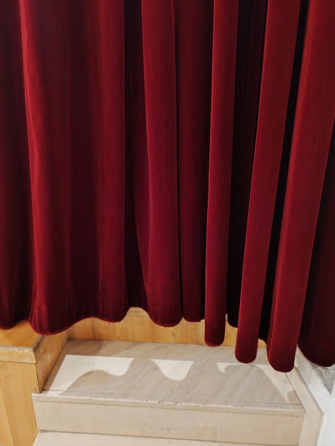 ElissaHOULES's tweet photo. Répétitions avec ma classe théâtre d'"Hyperland" de Michel Bellier. Représentation le 17 juin Festival de Théâtre du Lycée Sévigné https://t.co/XC2TrMkEhL