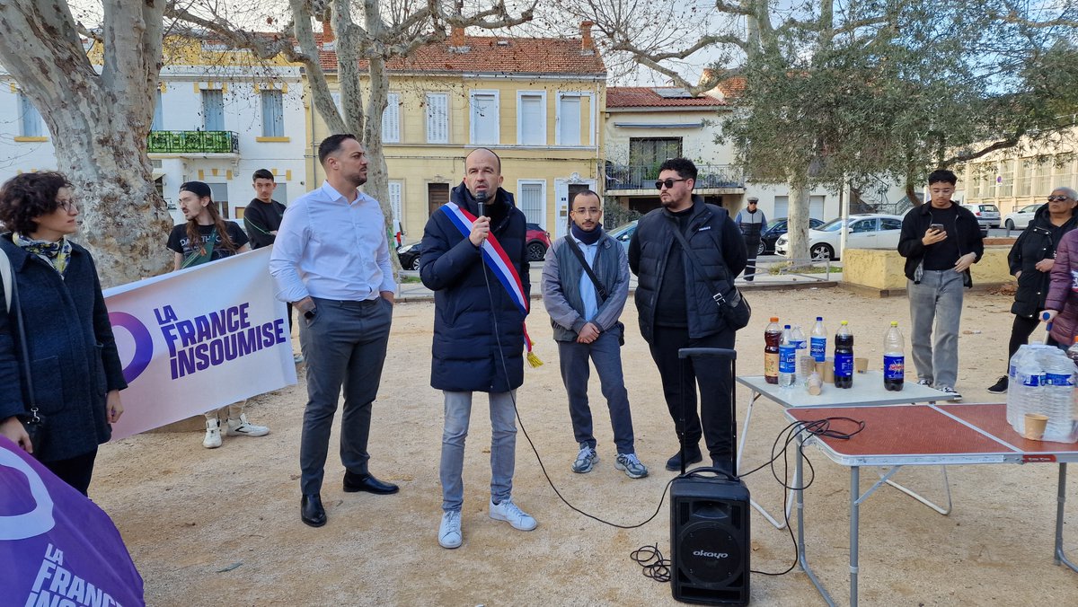 mbompard's tweet image. Présent avec @sebastiendelogu place Raphel dans le 16e arrondissement de Marseille, où deux de mes camarades ont été agressés physiquement, uniquement parce qu'ils collaient des affiches, par des proches de Sébastien et Henri Jibrayel, membres du Parti socialiste, dont l'un…