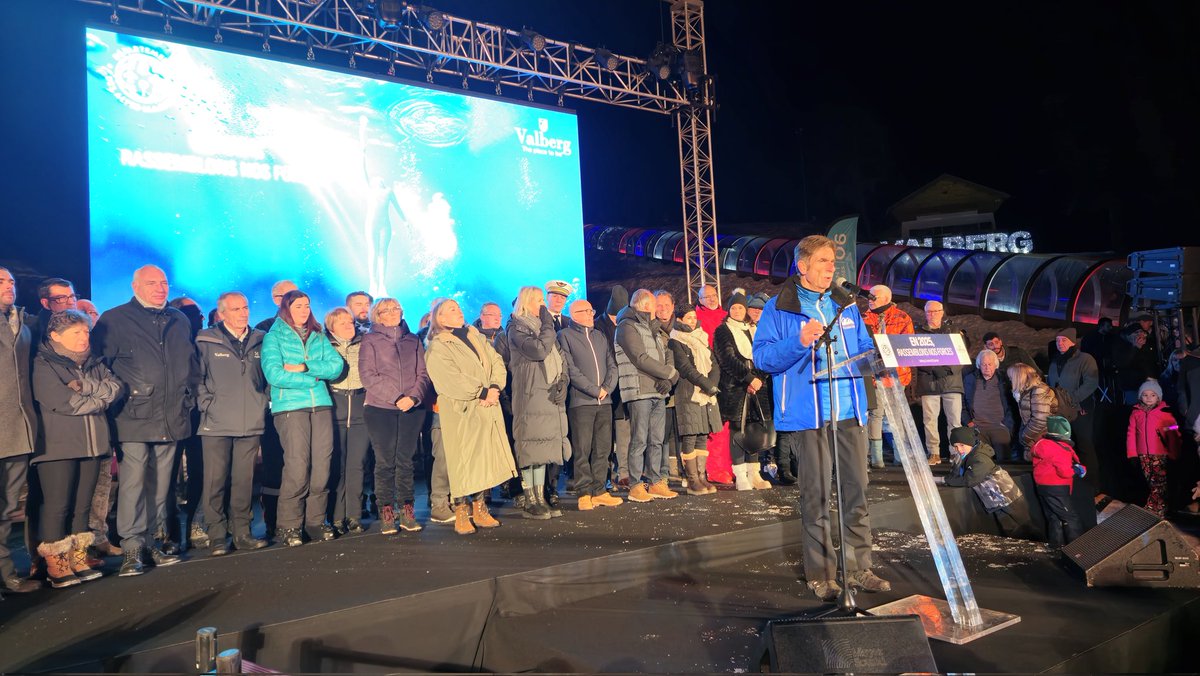 SICTIAM_FR's tweet photo. Avec notre Vice-président @HerveRomano, notre DG @JoseAmmendola et de nombreux agents du @SICTIAM_FR aux côtés de notre Président @ca_ginesy pour la traditionnelle soirée des vœux. En 2025, rassemblons nos forces pour relever de nouveaux défis et construire l'avenir ensemble ! 🌟 https://t.co/ZLEtkAjF8J