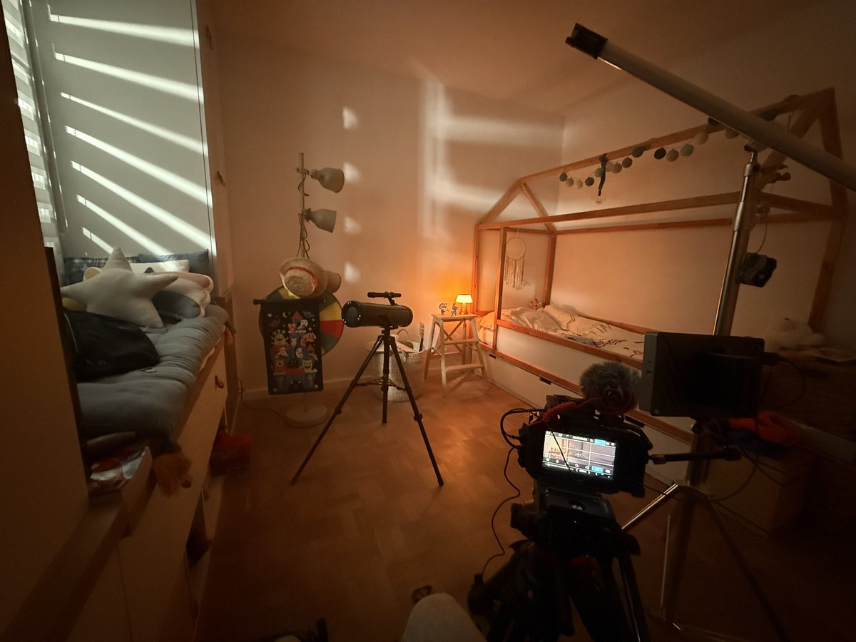 VanillaPictures's tweet photo. Jour #2 // « NETFREAKS »
•
#screenplay #shortfilm #drama #acteur #actrices #courtmetrage #scenario #tournage #bmpcc6k #rode #djirs2 #nanlite #netfreaks #saintmaurdesfossés https://t.co/onlCYqgbY0