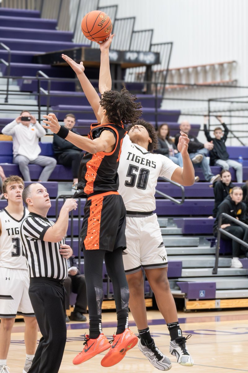 🏀🏀🏀 Halftime Update: 35 Webster Grove 24 Willard #BHMT 2025