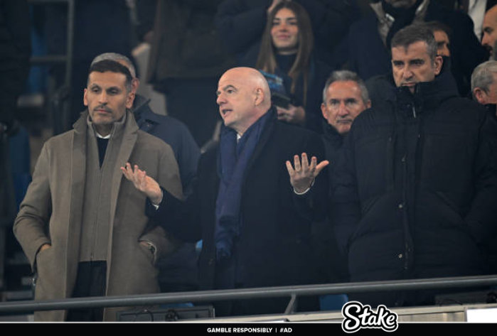 Mercado_Ingles's tweet photo. El presidente de la FIFA Gianni Infantino junto con el director general del Manchester City Ferran Soriano y el presidente del club Khaldoon Al-Mubarak hoy en el partido vs Chelsea. https://t.co/HmaGk0z4K6