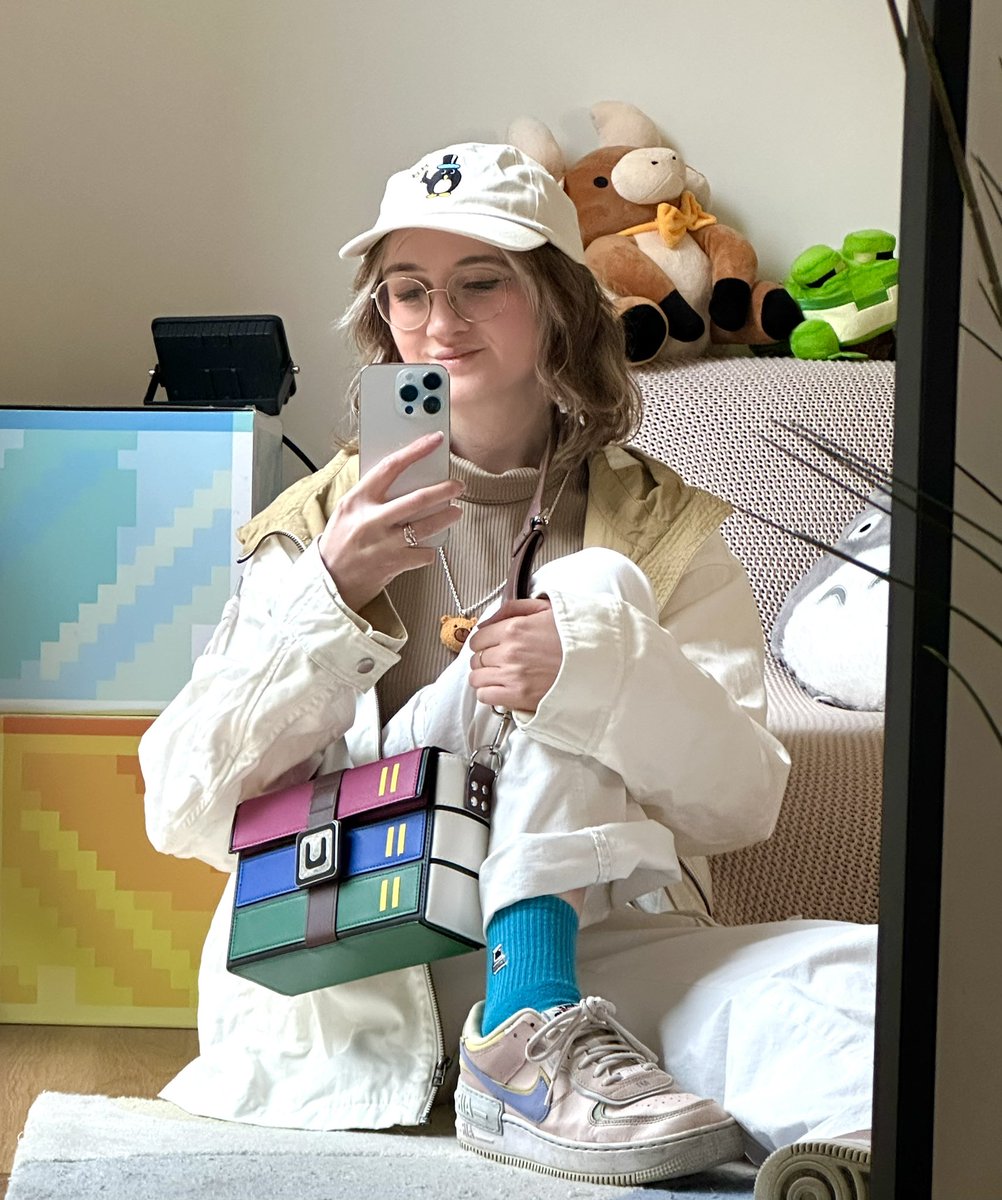 bekyamon's tweet photo. winrar bag meet computer socks https://t.co/II39AaNN16