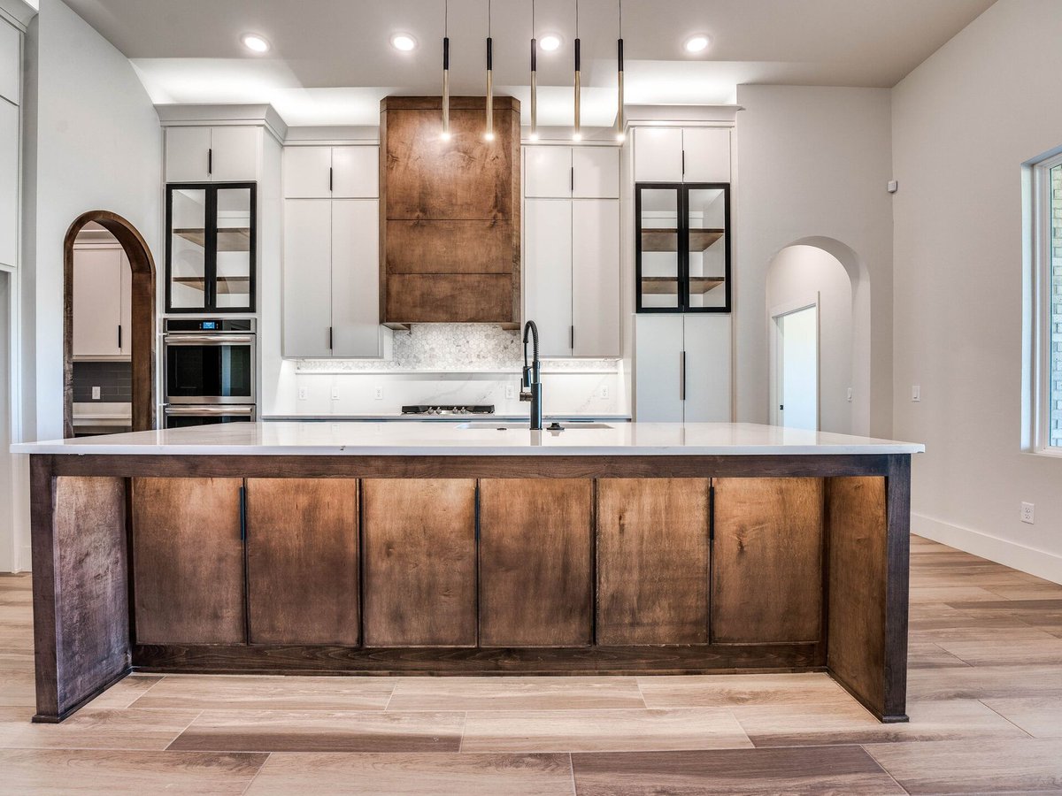 WyattPoindexter's tweet image. The 4th bedroom at 9301 SW 35th Street could be your media room or flex space! 🍿🎬 Perfect for movie nights or a quiet retreat.
Listed by Lindsay Greene - The Agency Oklahoma
#9301SW35thStreet #EntertainmentSpace #HomeTheater #TheAgencyOklahoma