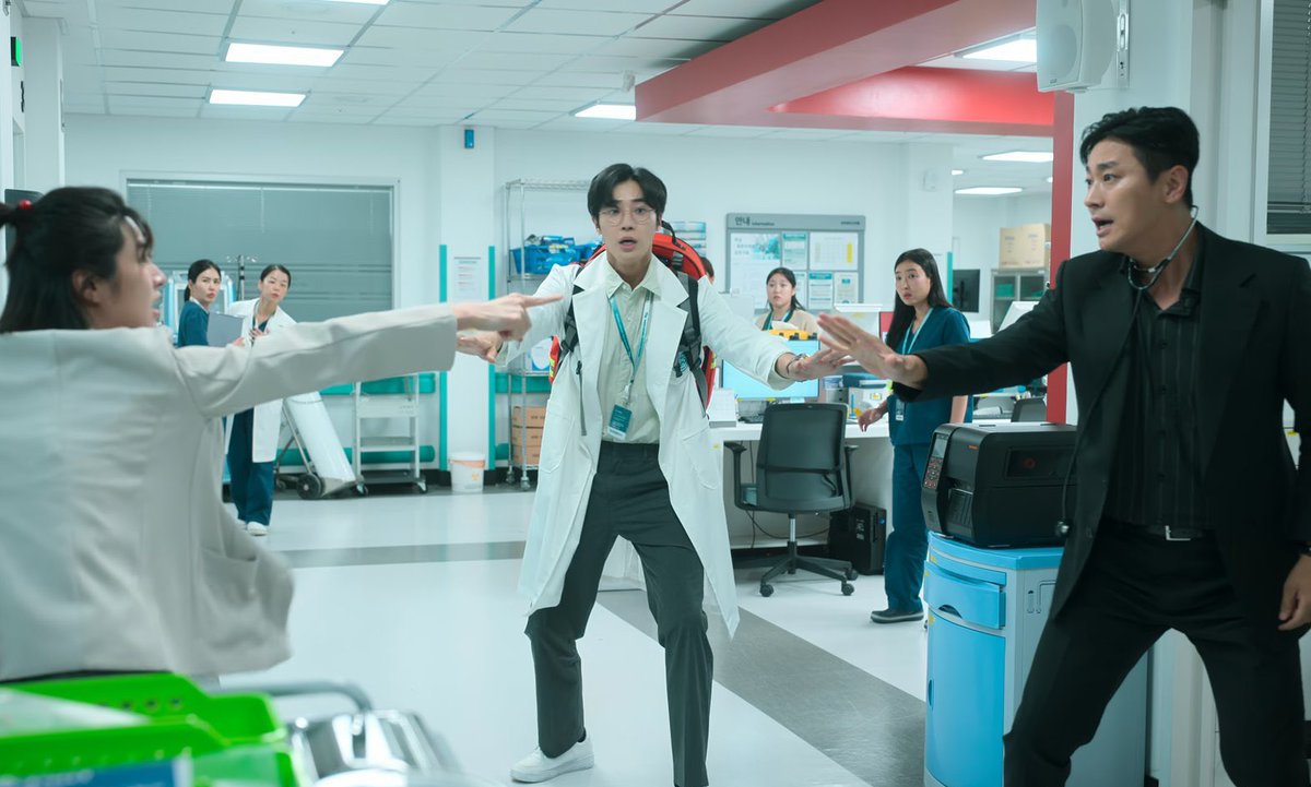 0214JEONGJAE's tweet photo. WE NEED A SEASON 2!!! 8 episodes is not enough!!!! 

#TheTraumaCodeHeroesonCall https://t.co/pCp145yplz