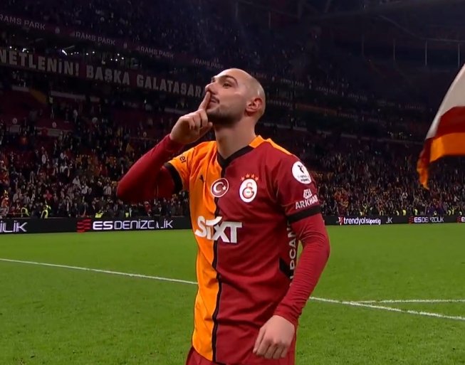 Ahmed Kutucu, maça girdikten sonra ki 20 dakika boyunca resmen hiçbir şey yapamadı. İlk maçını kırmızı ile bitirecekti ama hakem ikinci sarıyı vermedi. Klasik orta sıra takımın yıldız topçusu, Galatasaray'ın 6m€'su boşa gitti. Düello kazanma yok, top sürme yok.