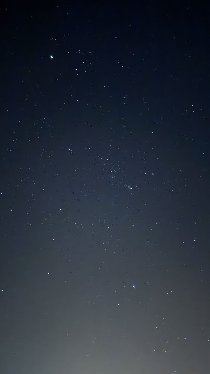 Purit24's tweet photo. ويـا نجوم اشهدّي 🌌🖤
#ابها https://t.co/kNfTIy3LIS