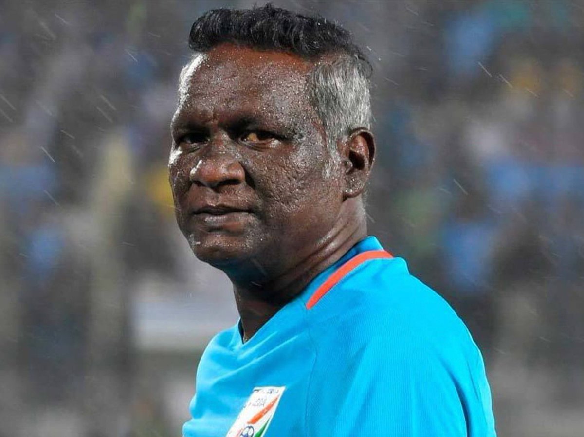 TheKhelIndia's tweet photo. FORMER INDIAN FOOTBALL TEAM CAPTAIN I.M  VIJAYAN HONOURED WITH PADMA SHRI 🎗️

- Much deserved recognition for Living Legend! https://t.co/frjFY1YBvA