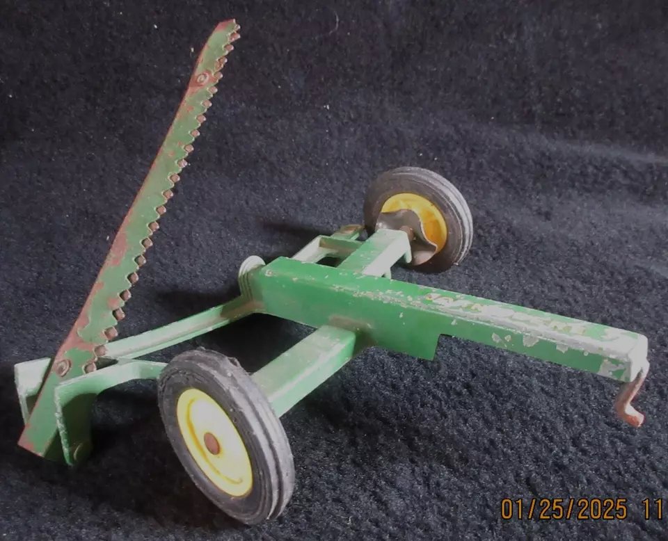 rusticrelics04's tweet photo. Vintage 1969 Ertl 1:16 Scale John Deere Model 37 Sickle Mower parts/repair https://t.co/fKjJu23WJv #eBay via @eBay #agtwitter #Collector #farm #ag #Tractor #JohnDeere #Business #Industrial #Farmtech #Agriculture #toycollector #Sicklemower #Farmequipment #diecast #toys #Jdtractors https://t.co/xBem6OZVy7