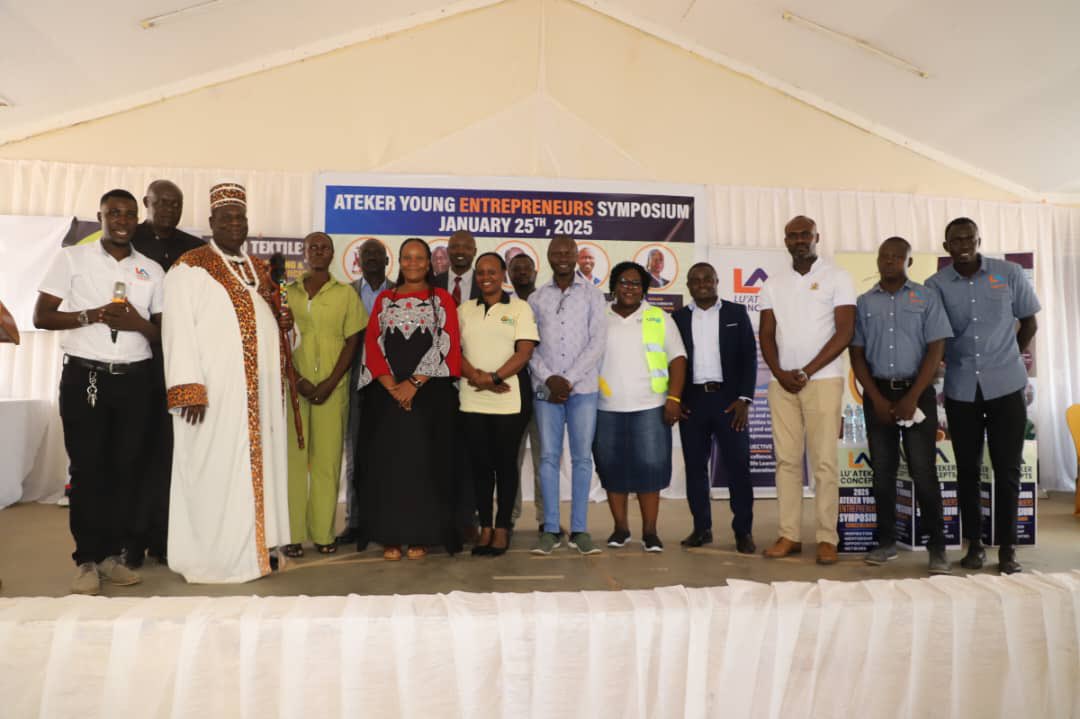 ItesoUnion's tweet photo. Today at the Ateker Young Entrepreneurs Symposium in Soroti SS , Papa Emorimor Paul Sande Etomeileng met  with the dedicated team from the AIDS Information Centre. Their tireless work in combating HIV/AIDS is truly commendable in Teso Sub region https://t.co/BjQQ44MaBu