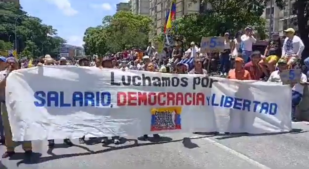 «Hoy no es suficiente luchar por salario, aunque tenemos que seguir insistiendo en ello. Toda lucha que libremos por derechos es una lucha política por rescatar la República»
Comité Nacional de Conflicto de Trabajadores en Lucha (CNCTL)
